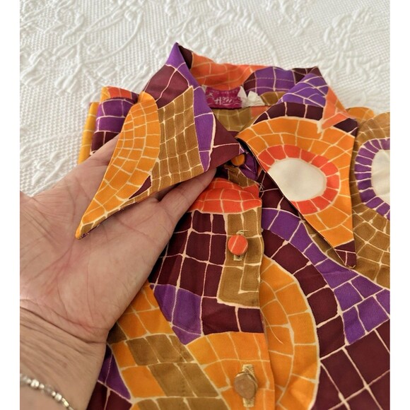 Vintage 1960's "Aladdin" Women's art deco disco Button Down Shirt Psychedelic - Picture 15 of 16